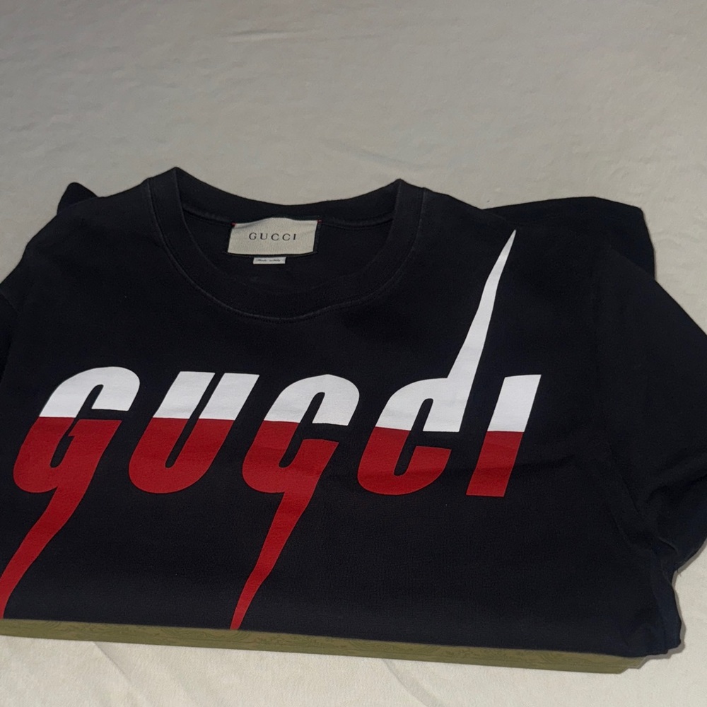 Gucci Black Tee with Red and White Logo in good condition